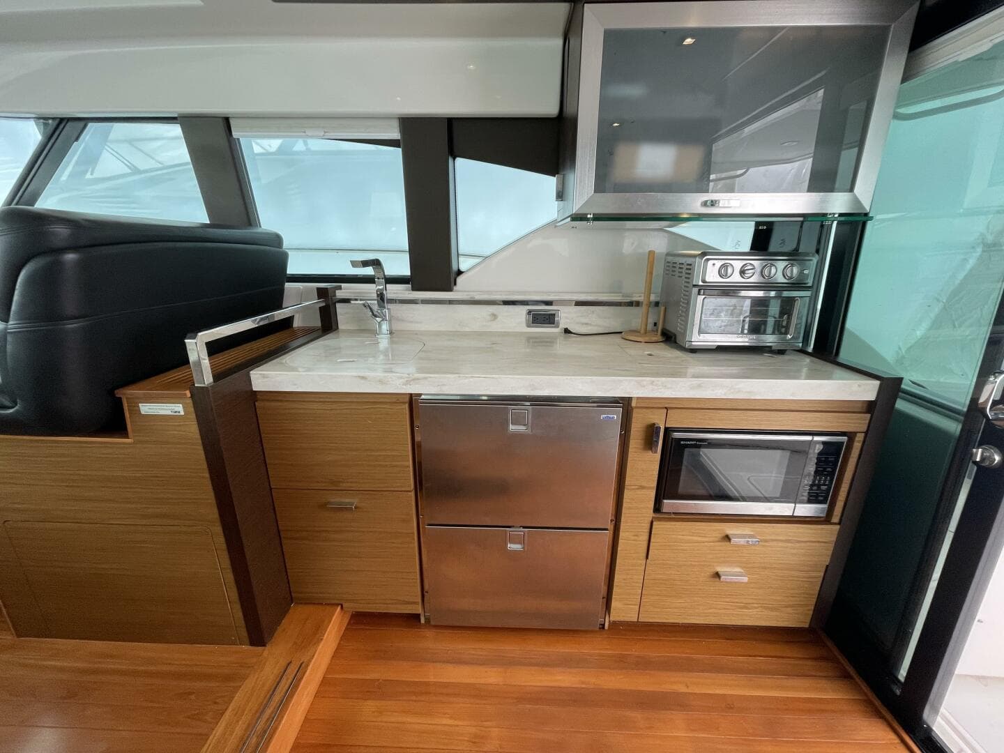 2016 Tiara Yachts C44 Coupe — photo 6