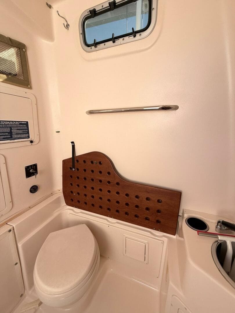 2011 Grady-White Caynon 336 — photo 32