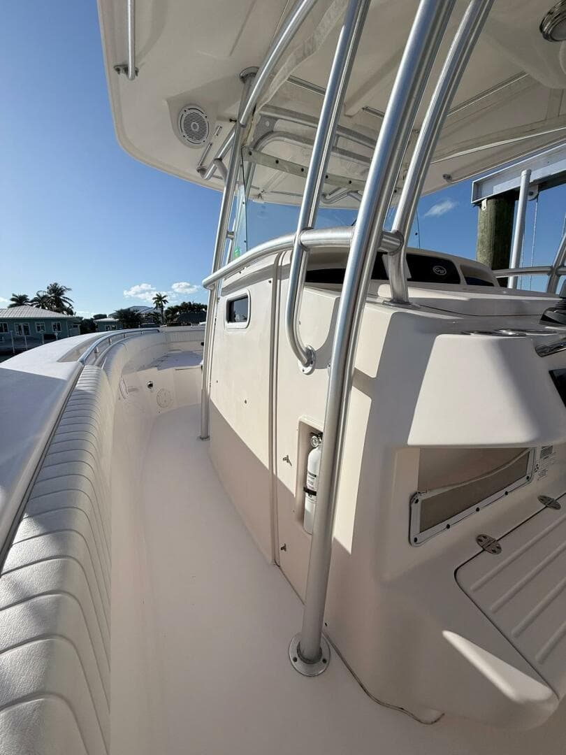 2011 Grady-White Caynon 336 — photo 21