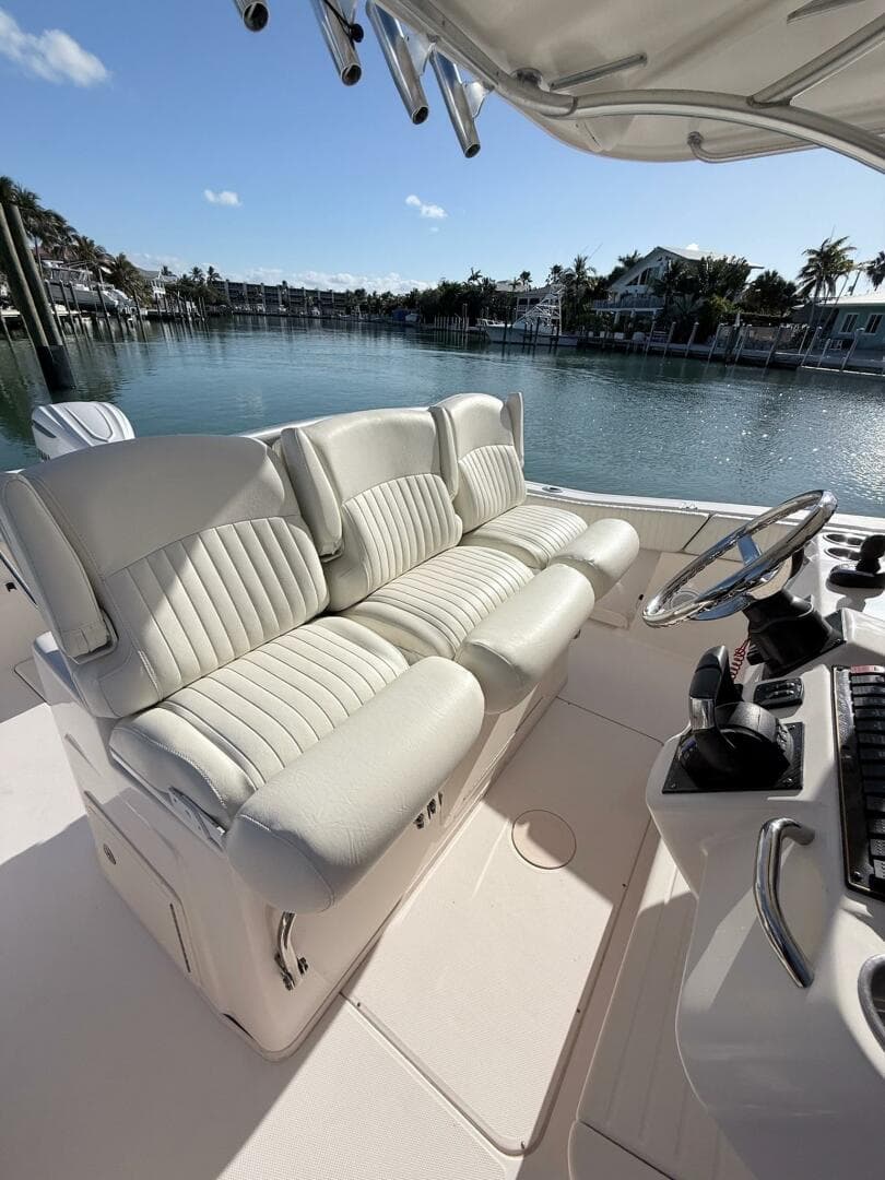 2011 Grady-White Caynon 336 — photo 14