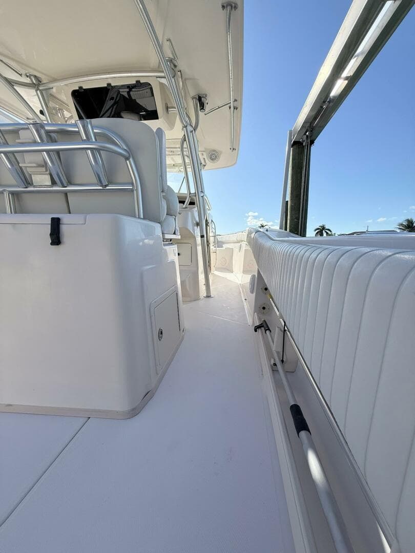 2011 Grady-White Caynon 336 — photo 24