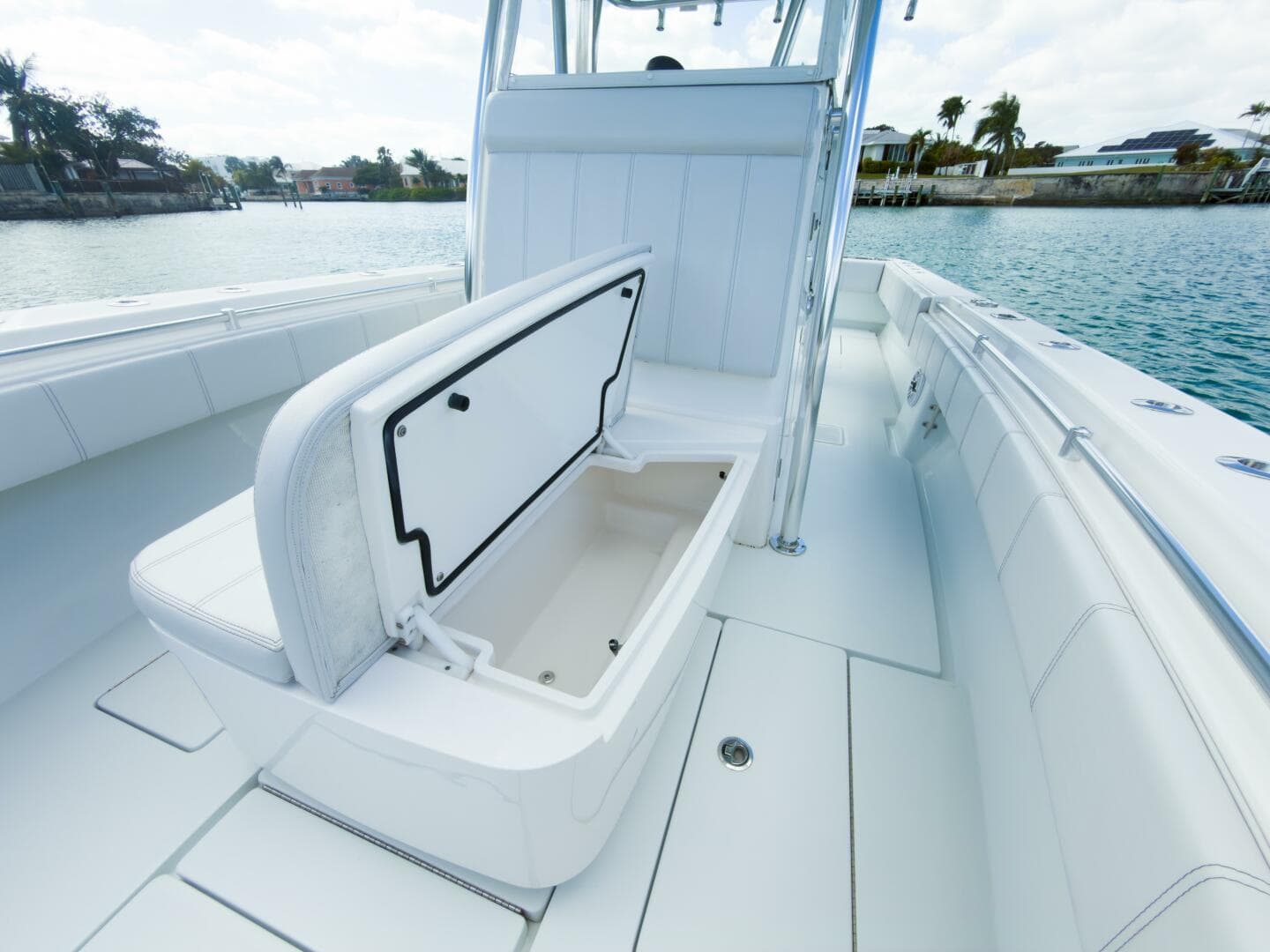 2023 Contender 32 ST — photo 15