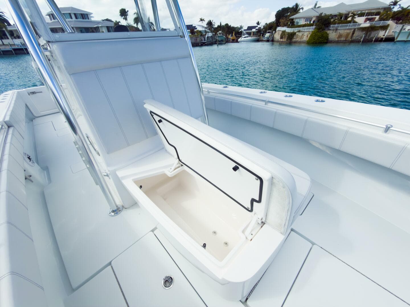 2023 Contender 32 ST — photo 14