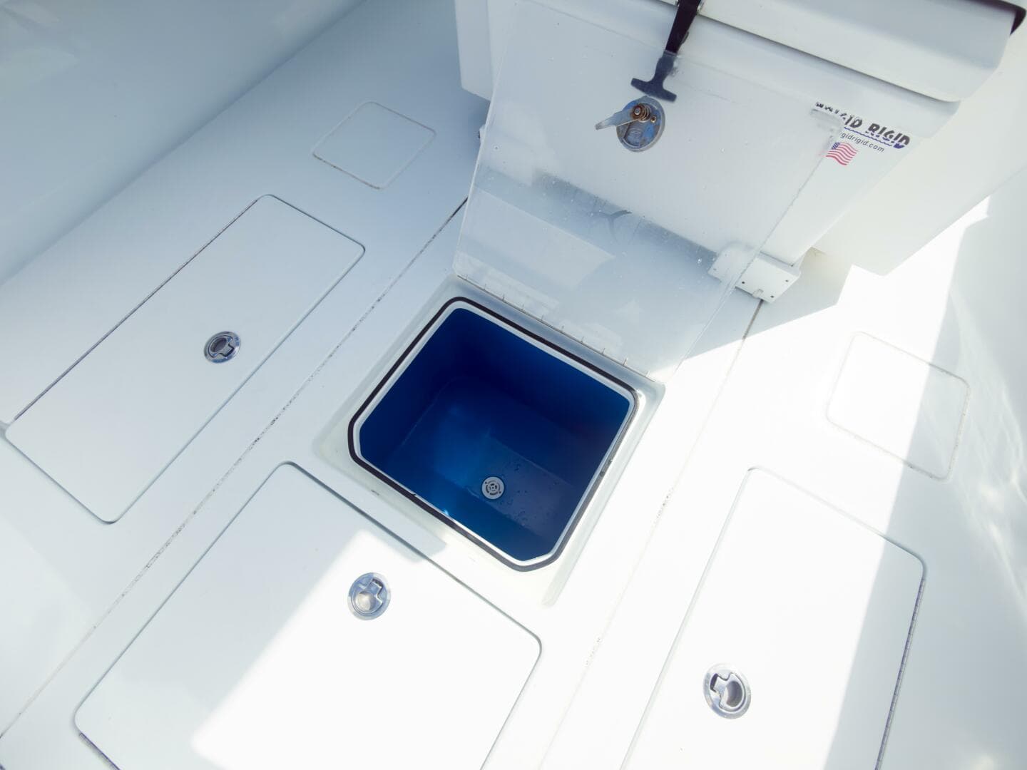 2023 Contender 32 ST — photo 21