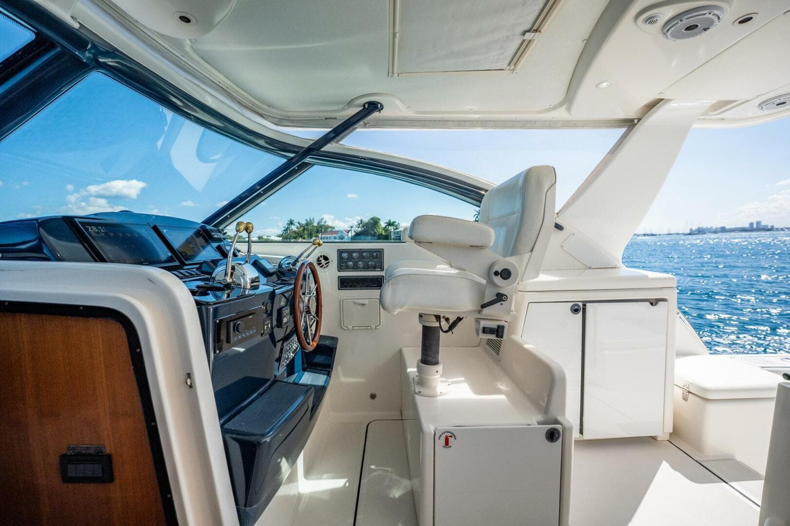 2004 Tiara Yachts 4200 Open — photo 37