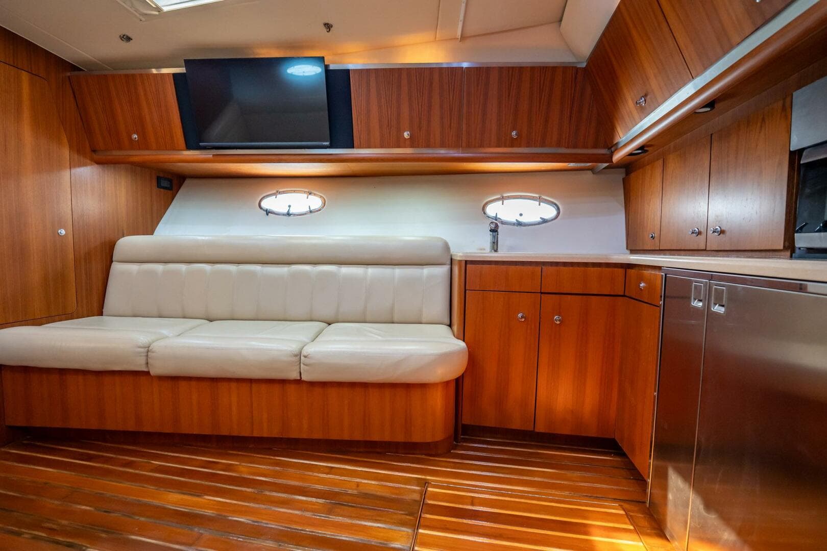 2004 Tiara Yachts 4200 Open — photo 11