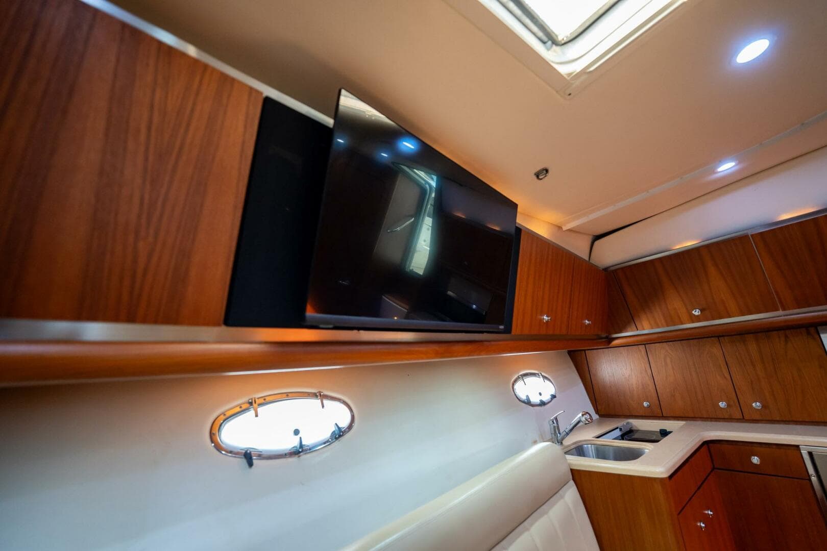 2004 Tiara Yachts 4200 Open — photo 12