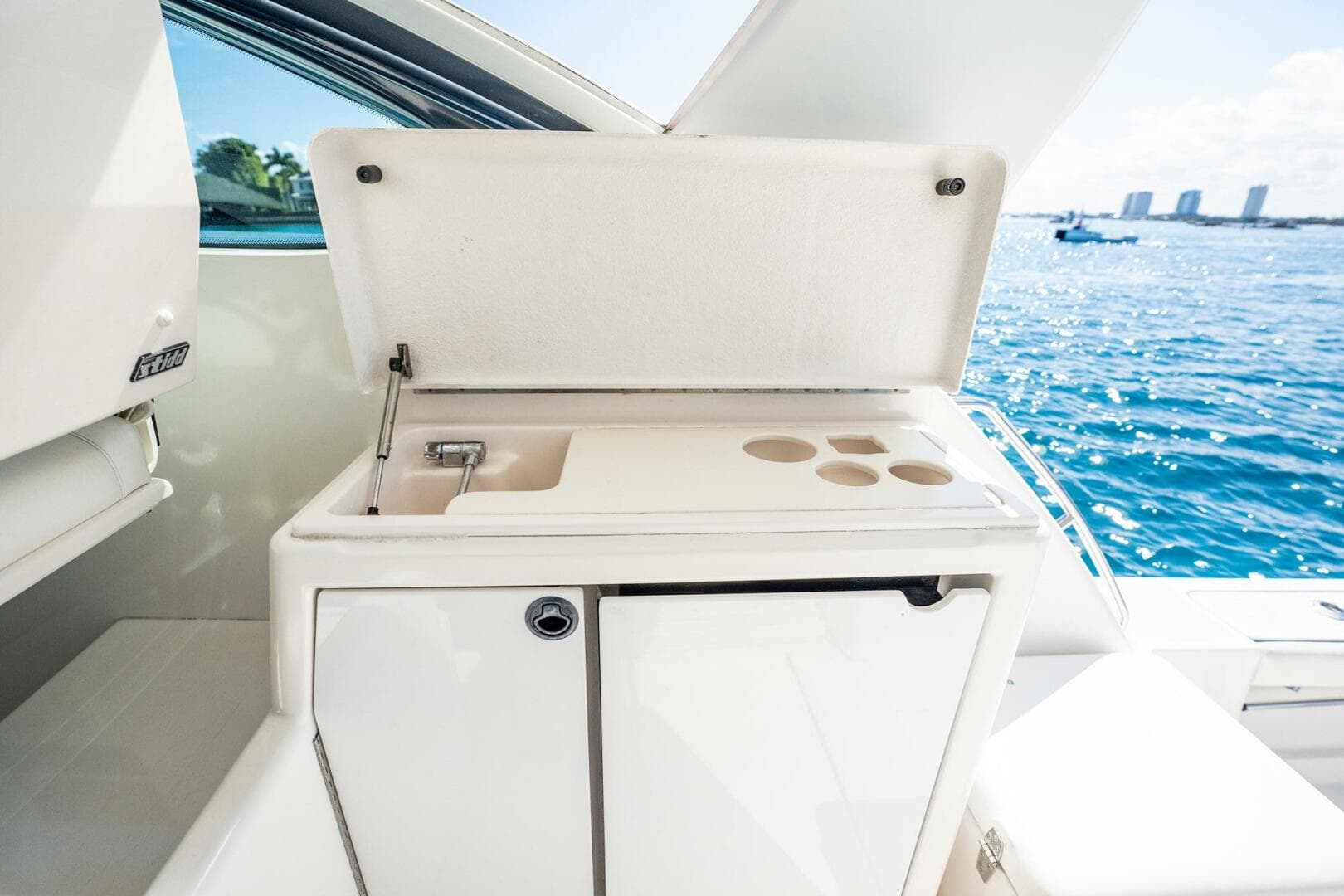 2004 Tiara Yachts 4200 Open — photo 51