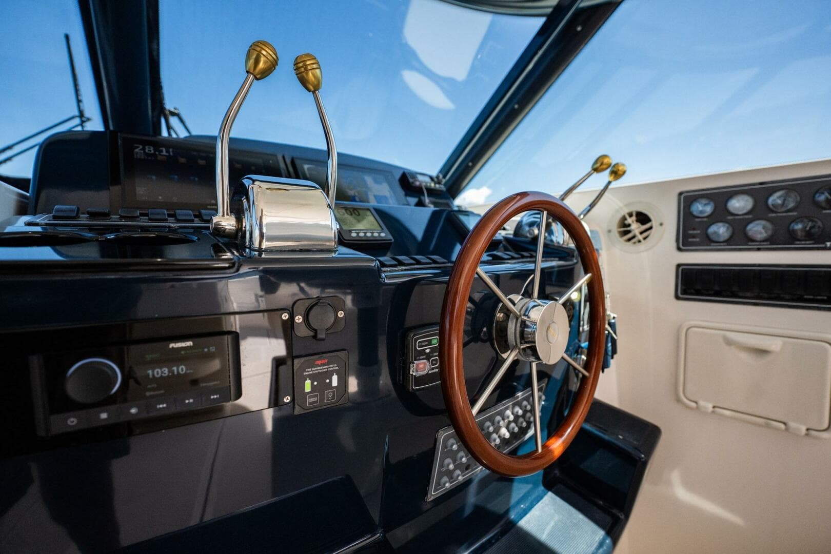 2004 Tiara Yachts 4200 Open — photo 43