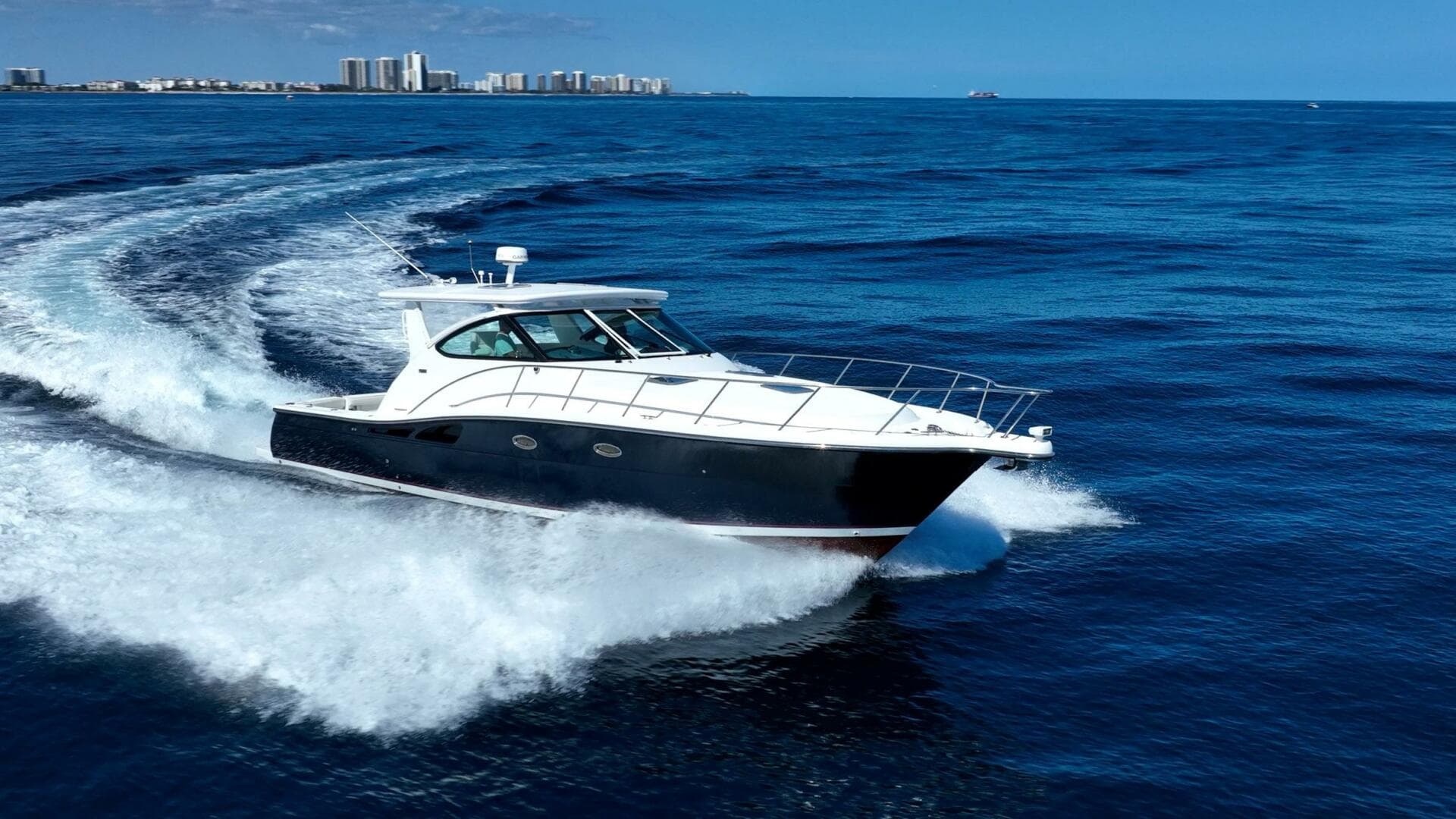 2004 Tiara Yachts 4200 Open — photo 2