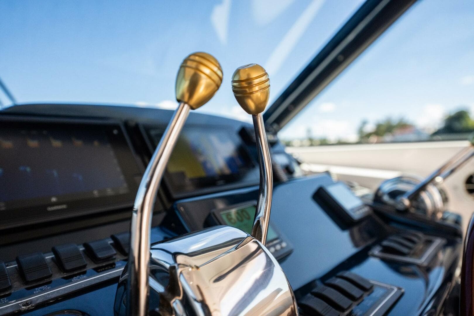 2004 Tiara Yachts 4200 Open — photo 42