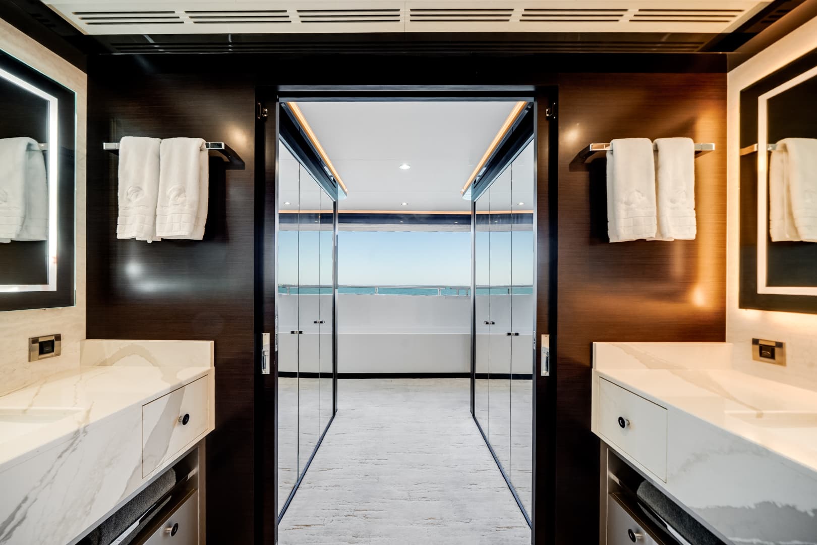 2022 Ocean Alexander 37 L — photo 44