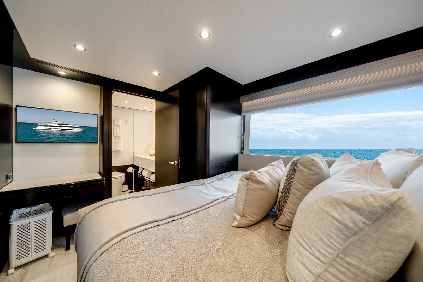 2022 Ocean Alexander 37 L — photo 74