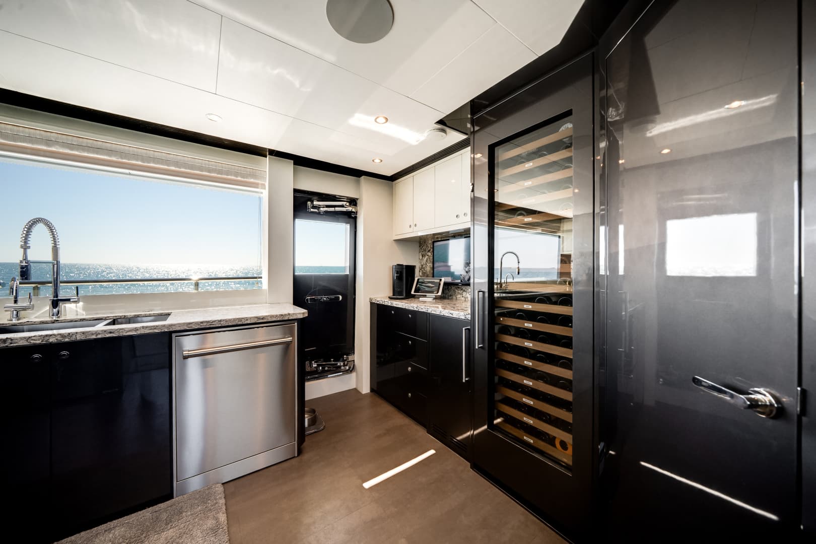 2022 Ocean Alexander 37 L — photo 38