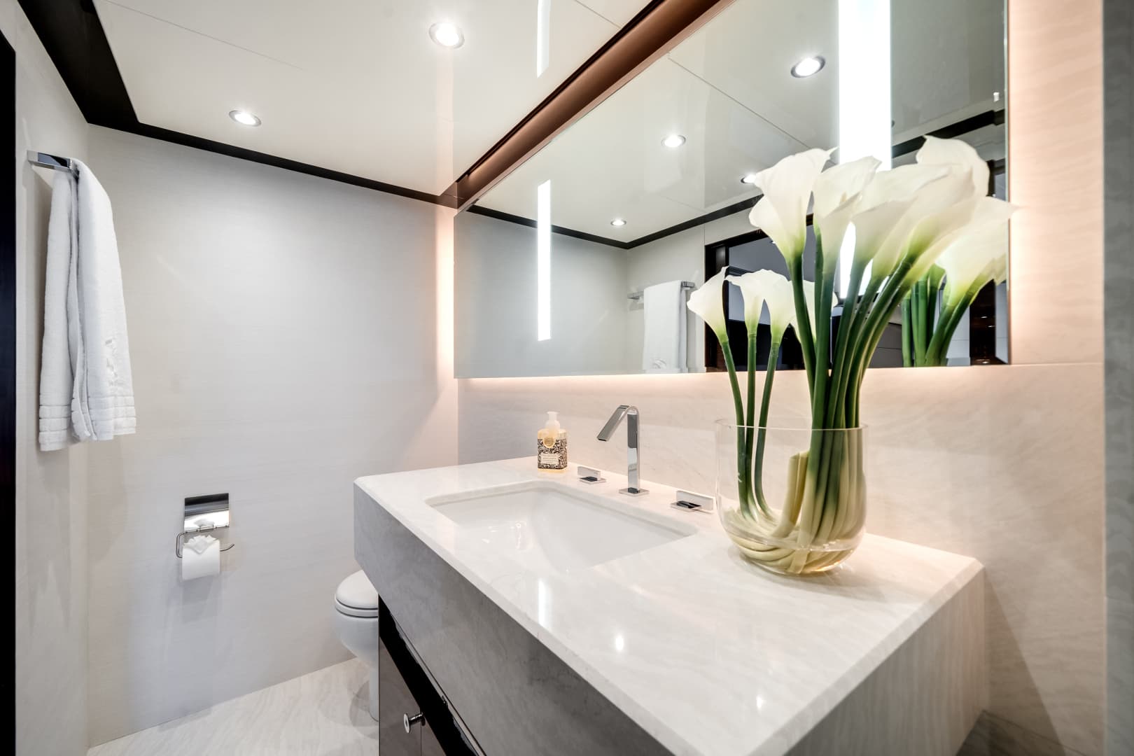 2022 Ocean Alexander 37 L — photo 64