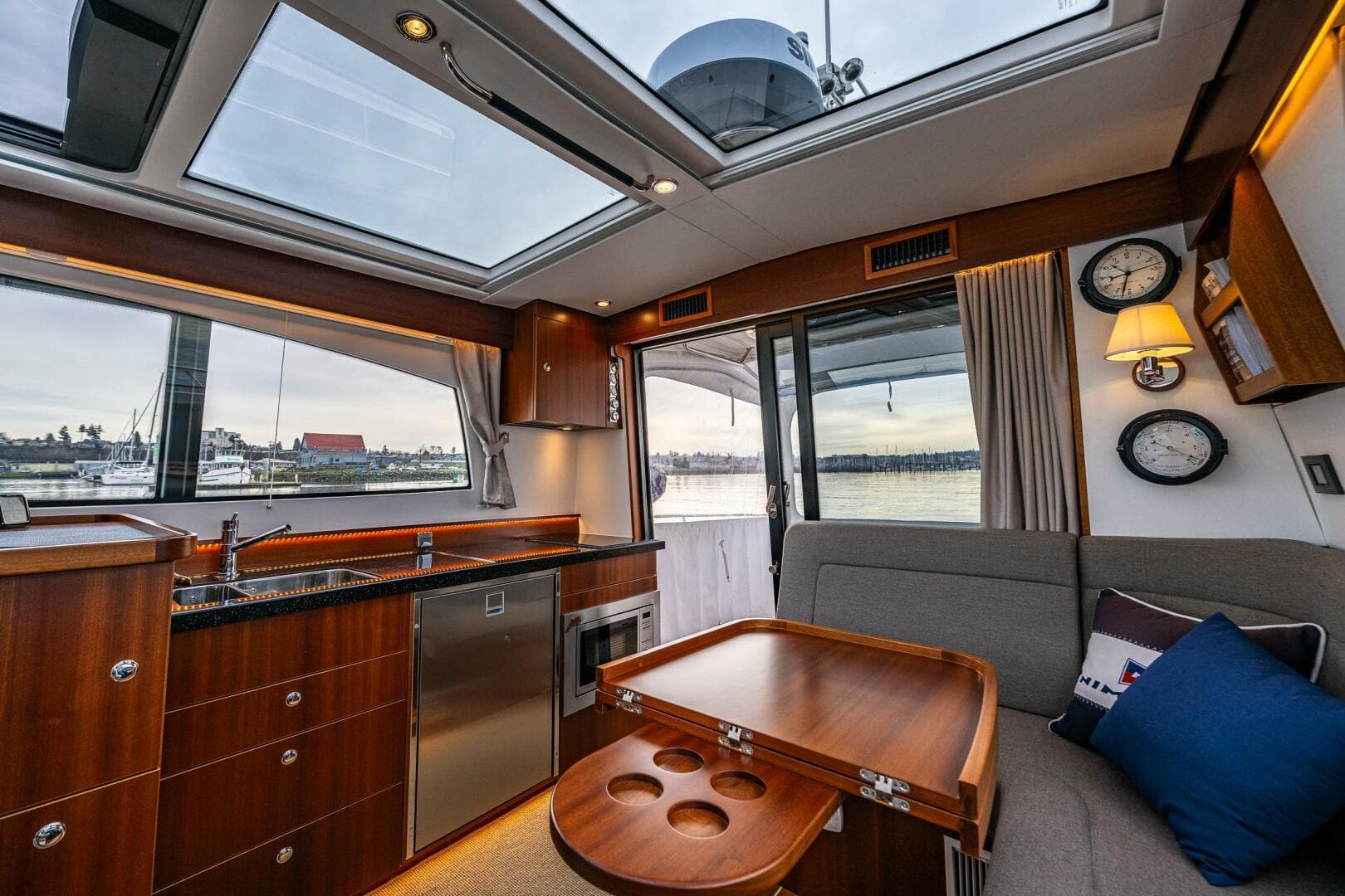 2023 Nimbus 405C — photo 16