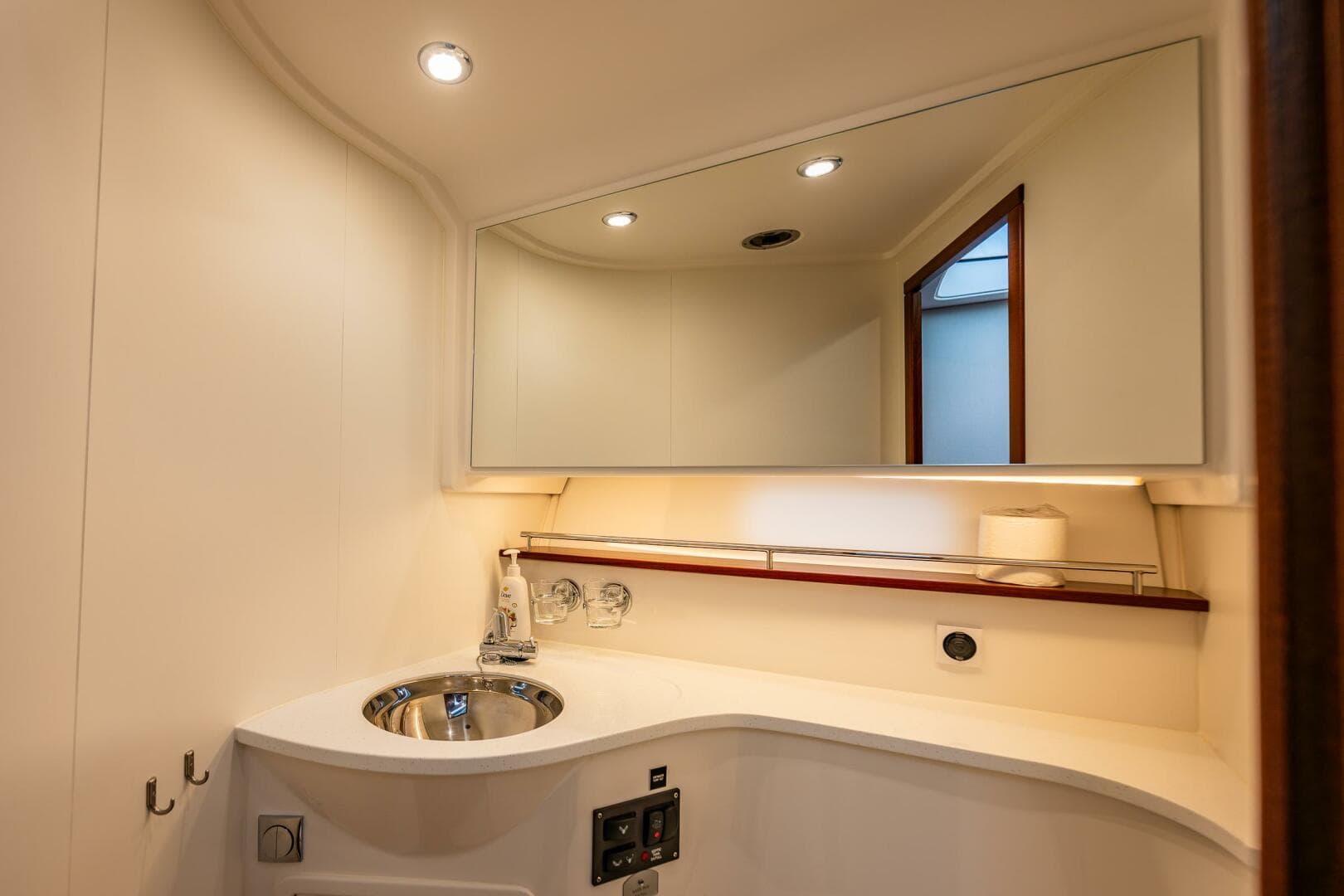 2023 Nimbus 405C — photo 28