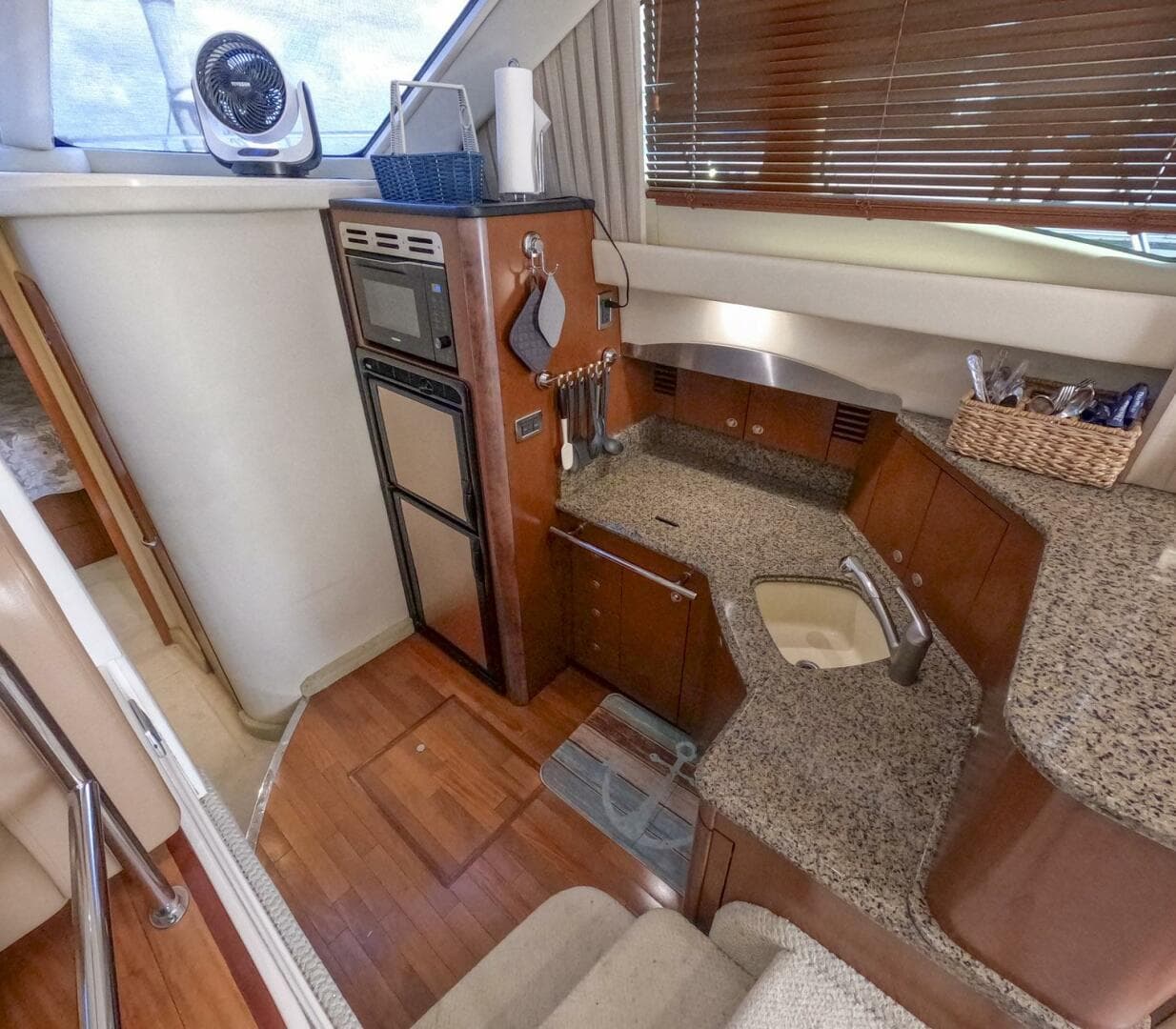 2007 Sea Ray 44 Sedan Bridge — photo 11