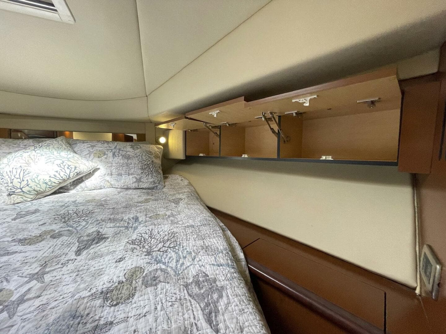 2007 Sea Ray 44 Sedan Bridge — photo 23