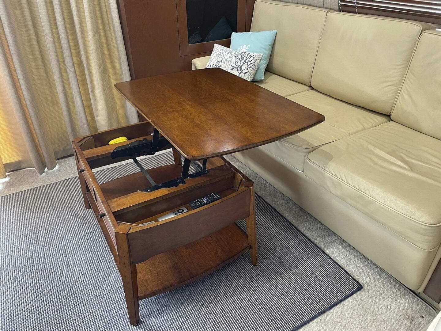 2007 Sea Ray 44 Sedan Bridge — photo 6