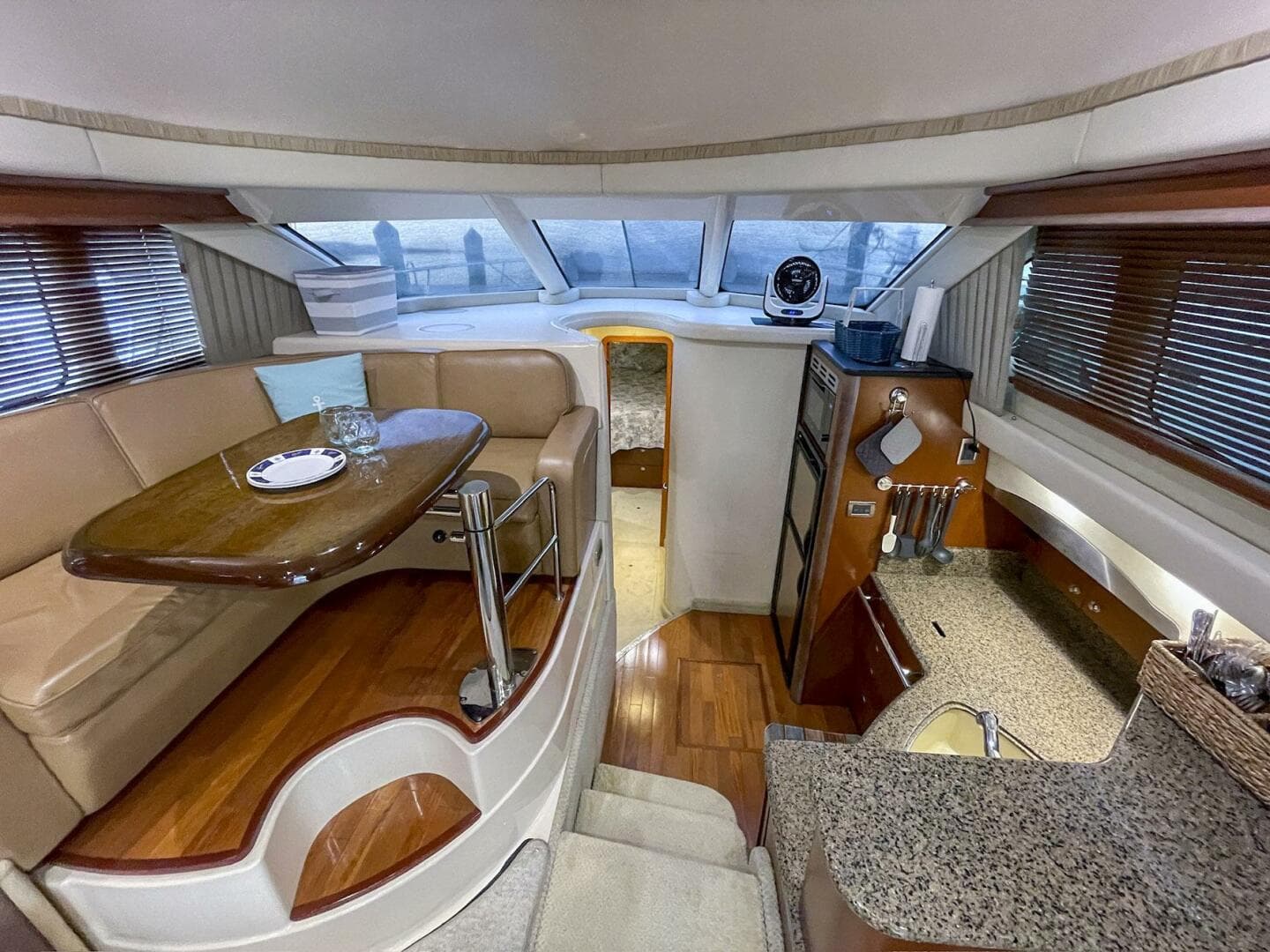 2007 Sea Ray 44 Sedan Bridge — photo 4