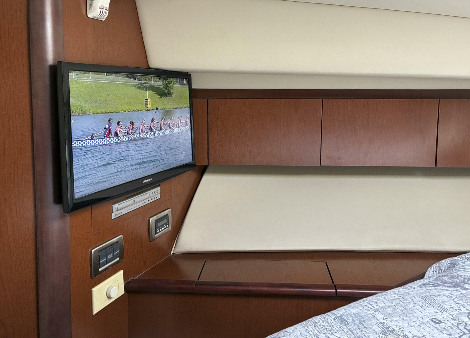 2007 Sea Ray 44 Sedan Bridge — photo 19