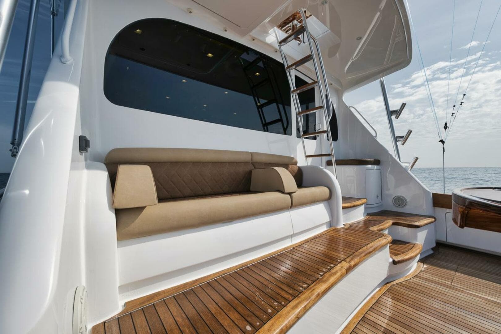 2019 Viking 68 Convertible — photo 35