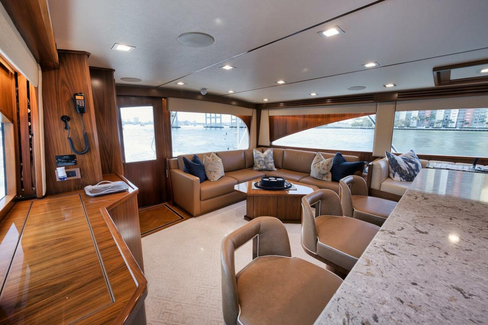 2019 Viking 68 Convertible — photo 5