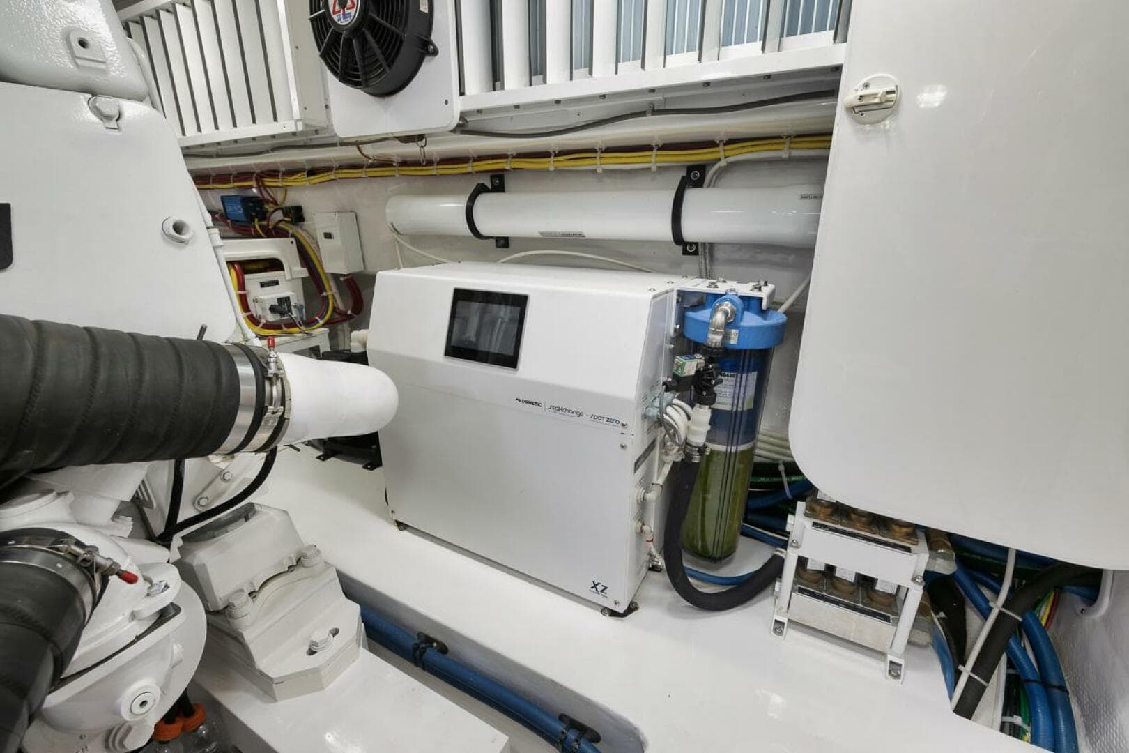 2019 Viking 68 Convertible — photo 63