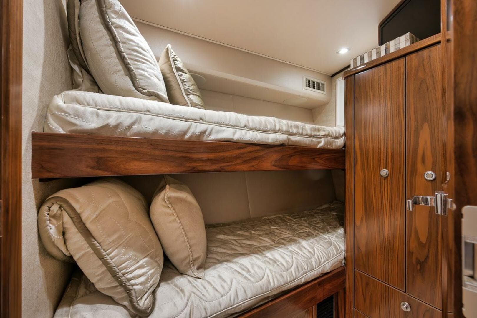 2019 Viking 68 Convertible — photo 21