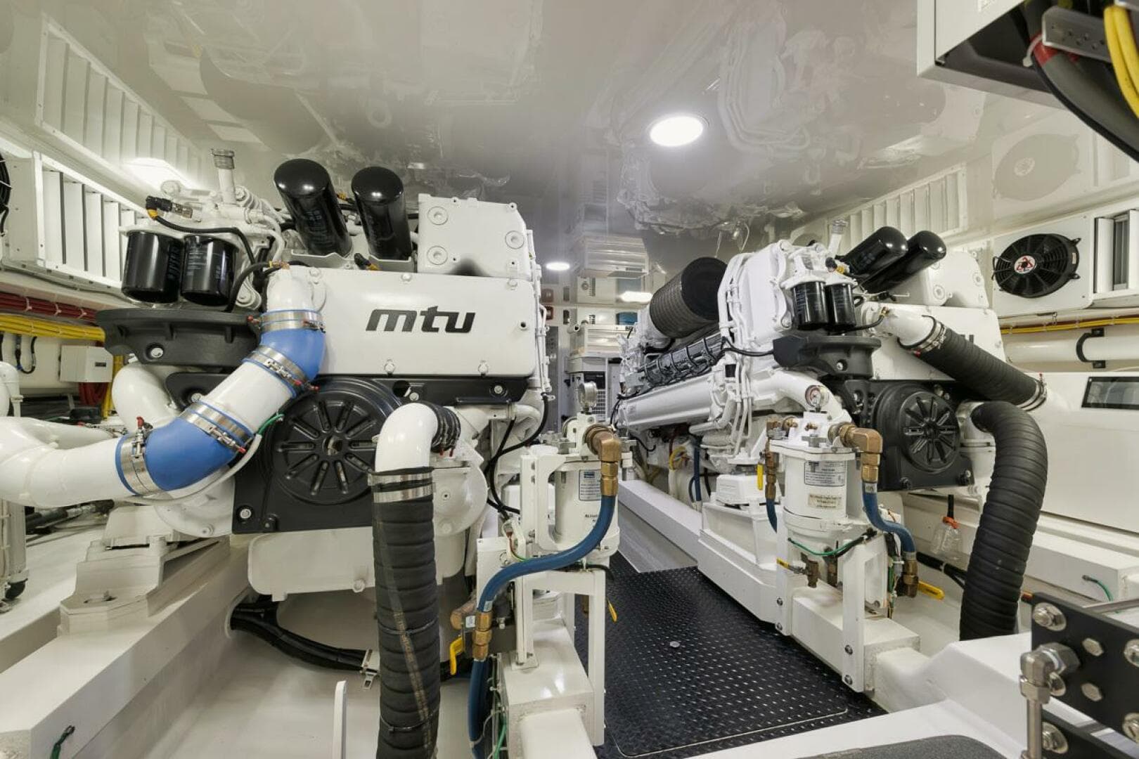 2019 Viking 68 Convertible — photo 71