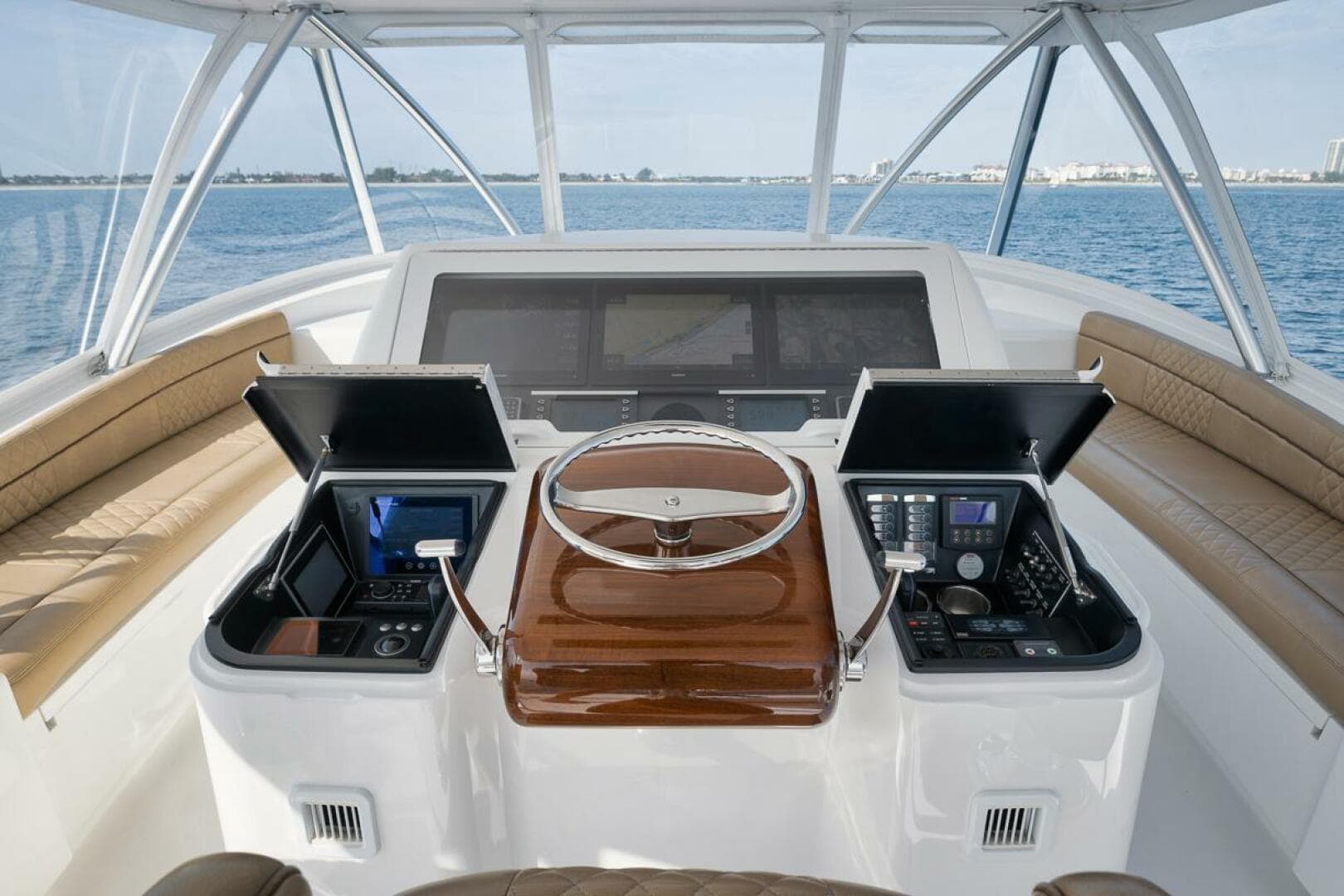 2019 Viking 68 Convertible — photo 44