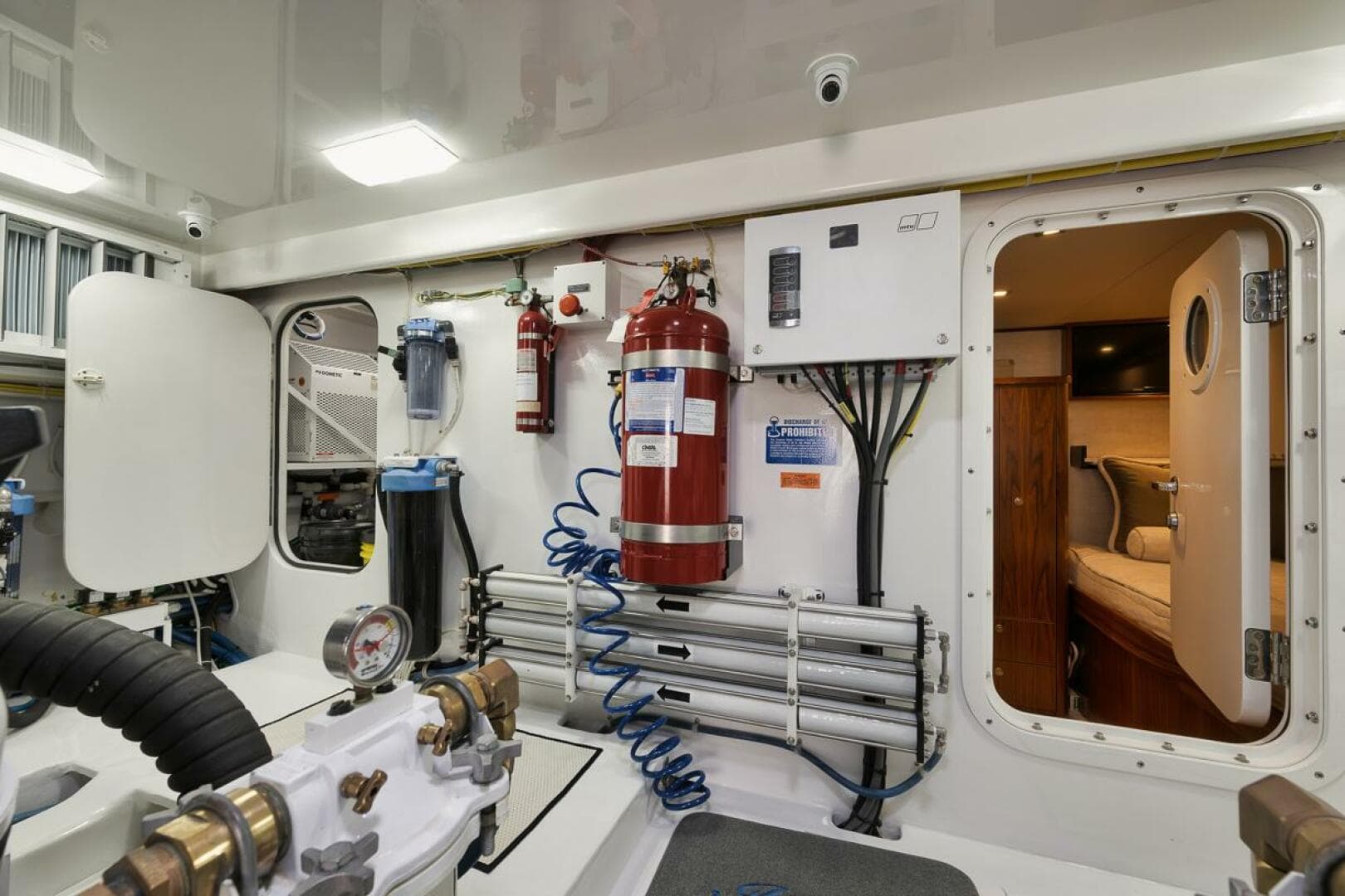 2019 Viking 68 Convertible — photo 62