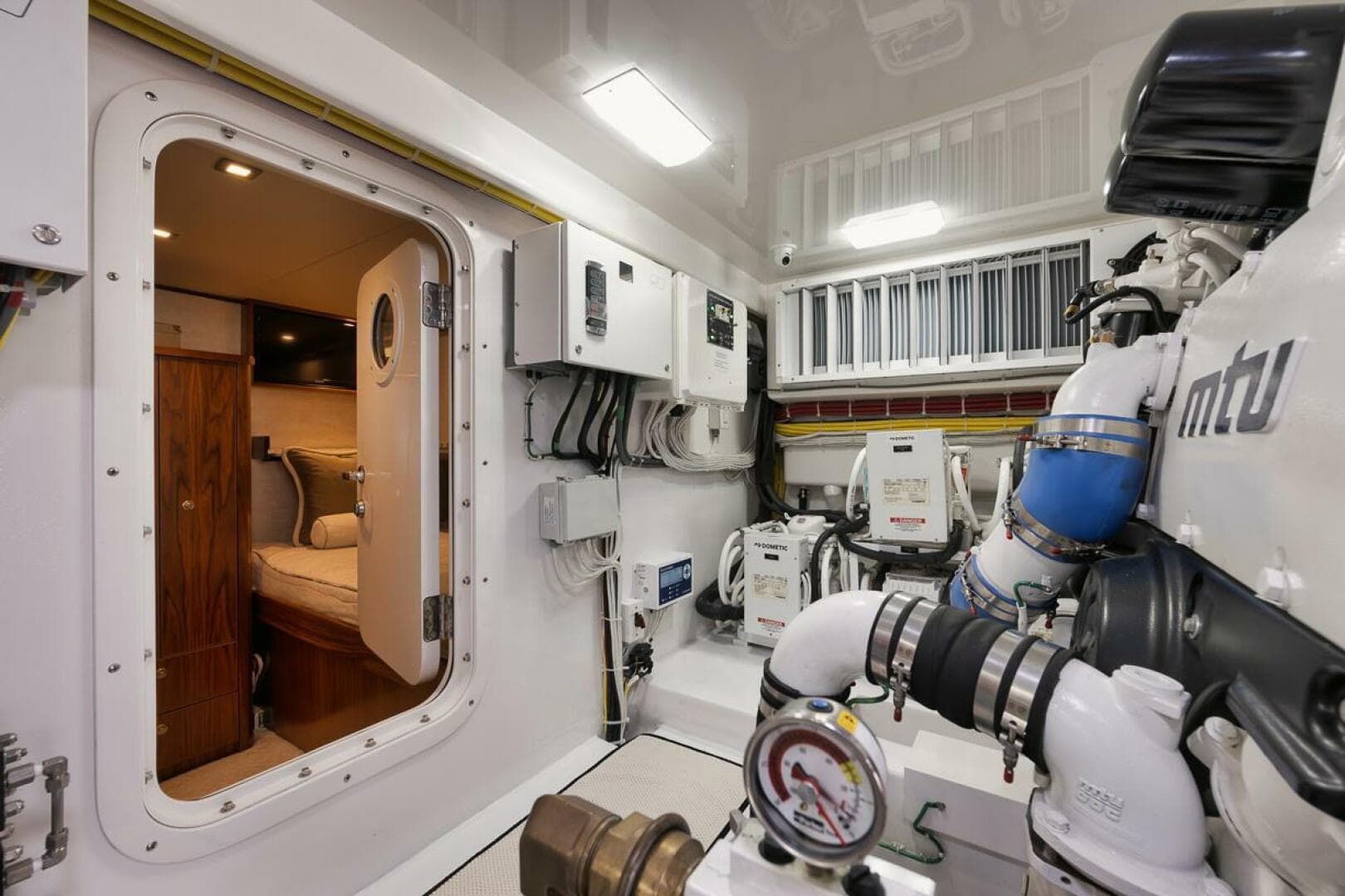 2019 Viking 68 Convertible — photo 61