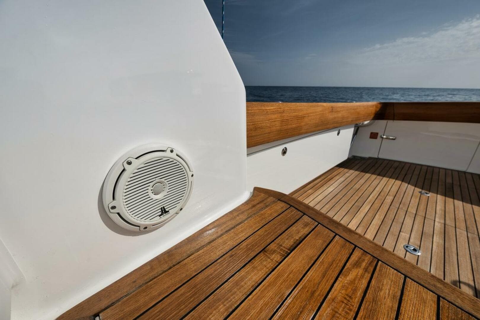 2019 Viking 68 Convertible — photo 33