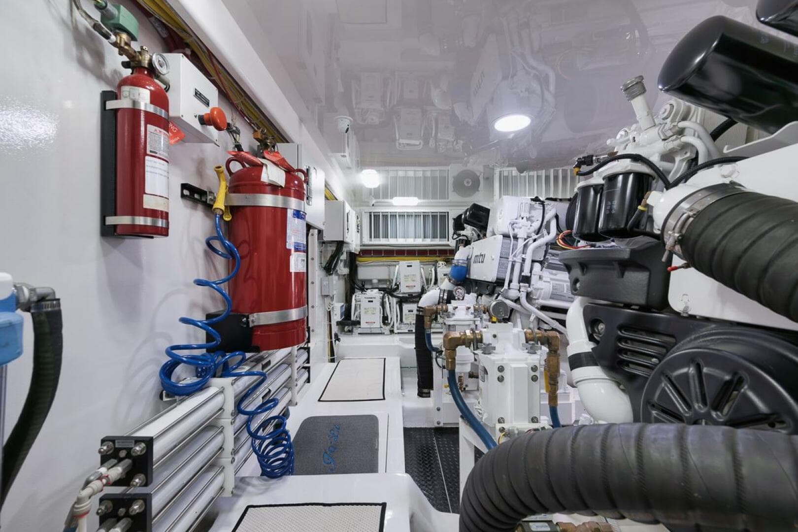 2019 Viking 68 Convertible — photo 65