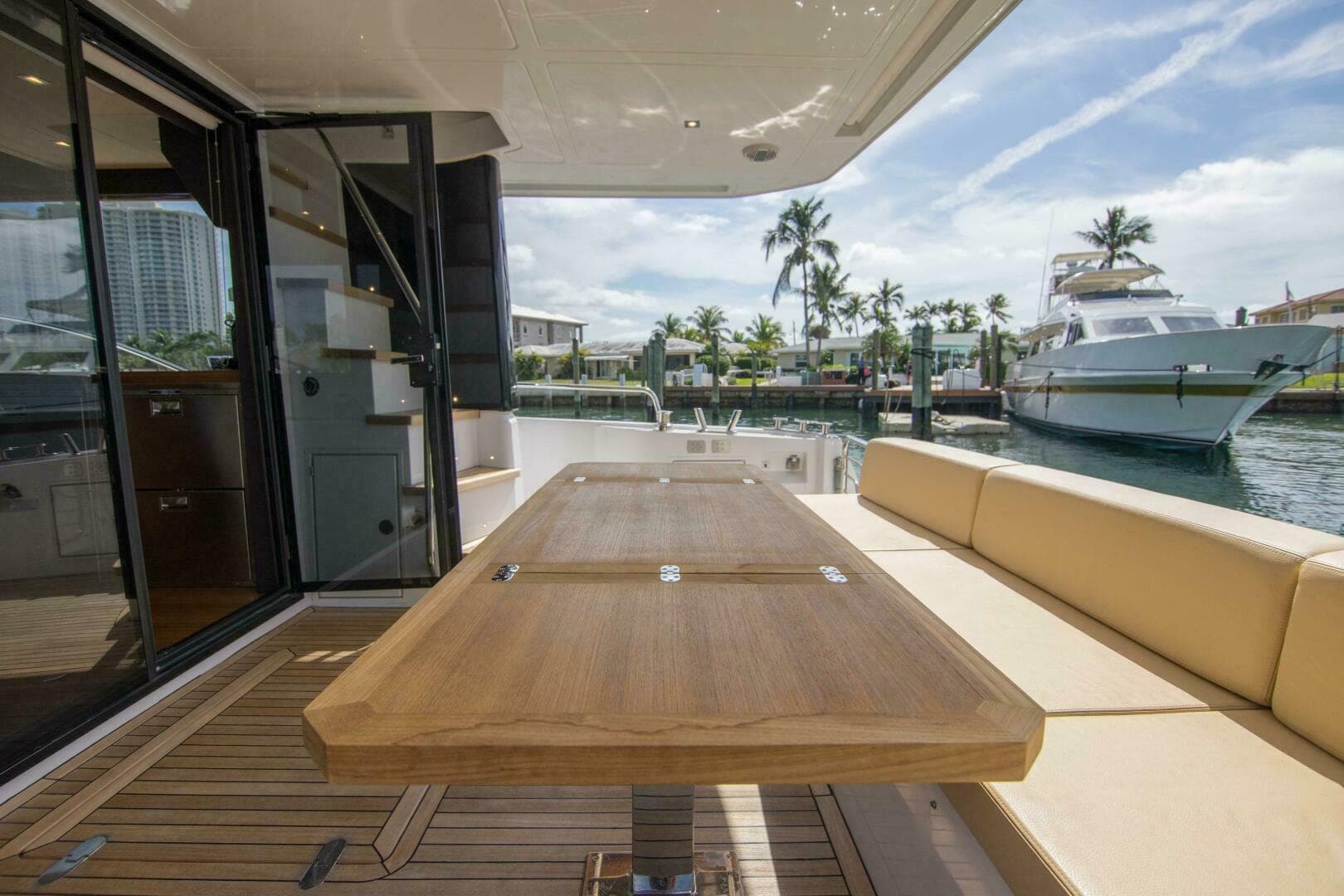 2019 Sundeck Yachts 580 Sport — photo 57