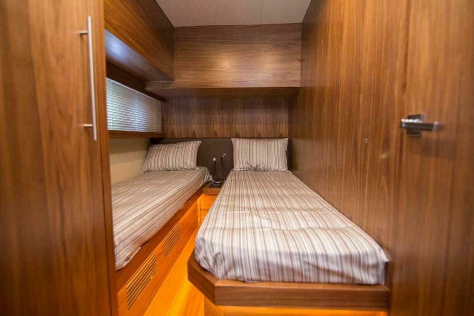 2019 Sundeck Yachts 580 Sport — photo 42