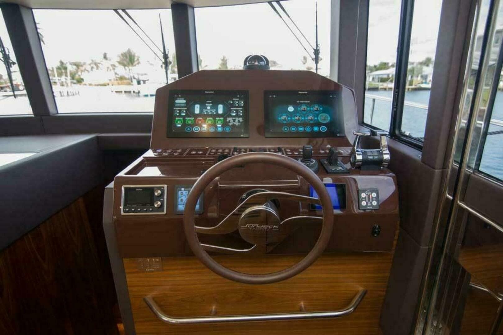 2019 Sundeck Yachts 580 Sport — photo 18