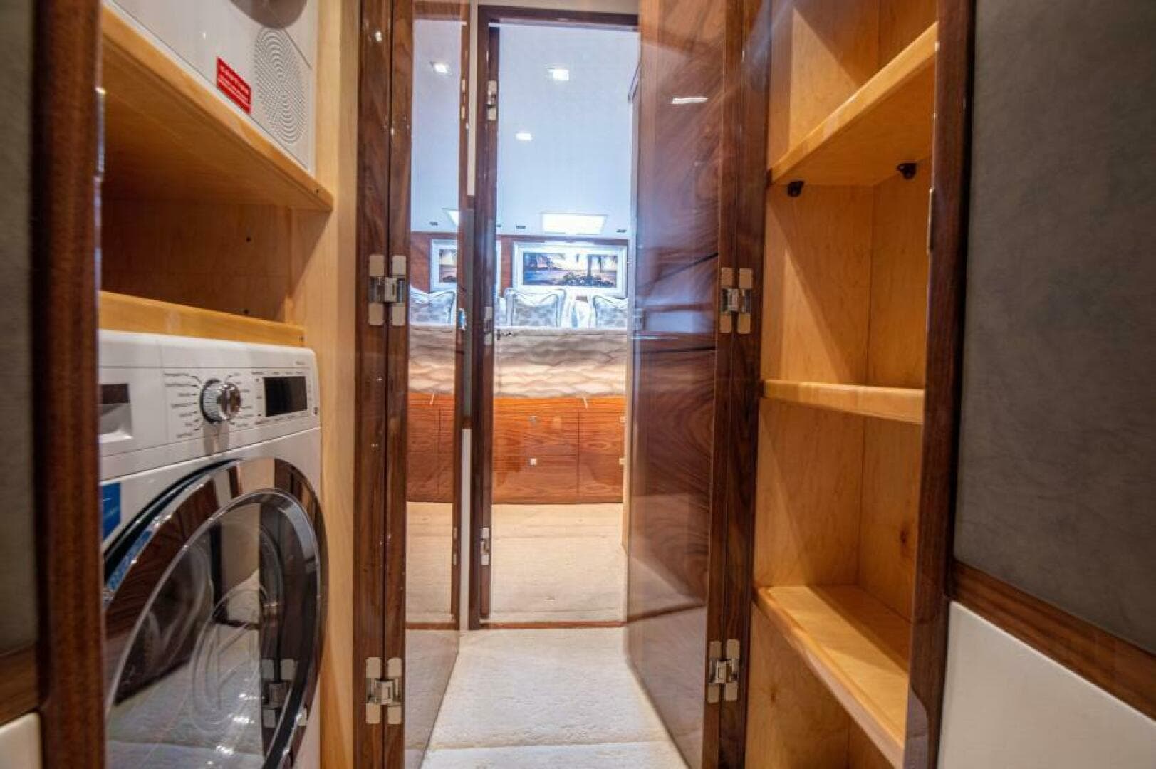 2023 Viking 64 Convertible — photo 33