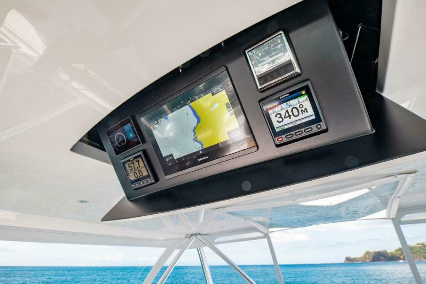 2023 Viking 64 Convertible — photo 43