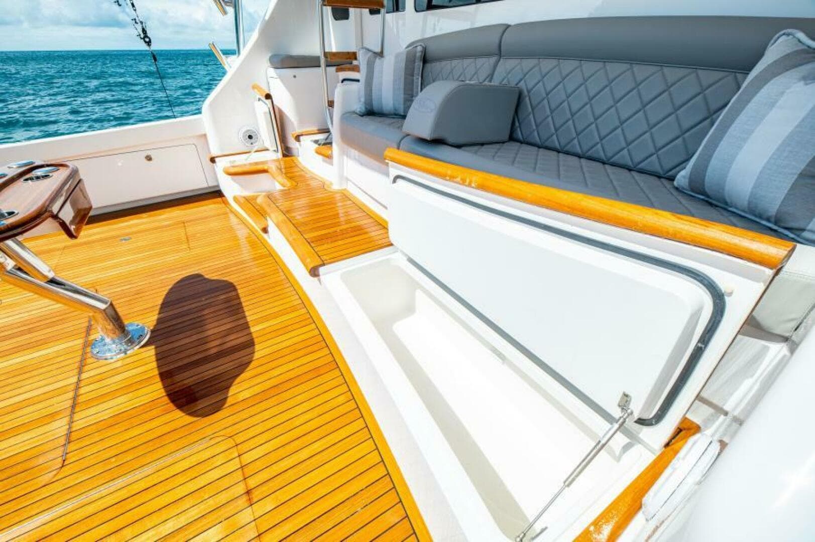 2023 Viking 64 Convertible — photo 55