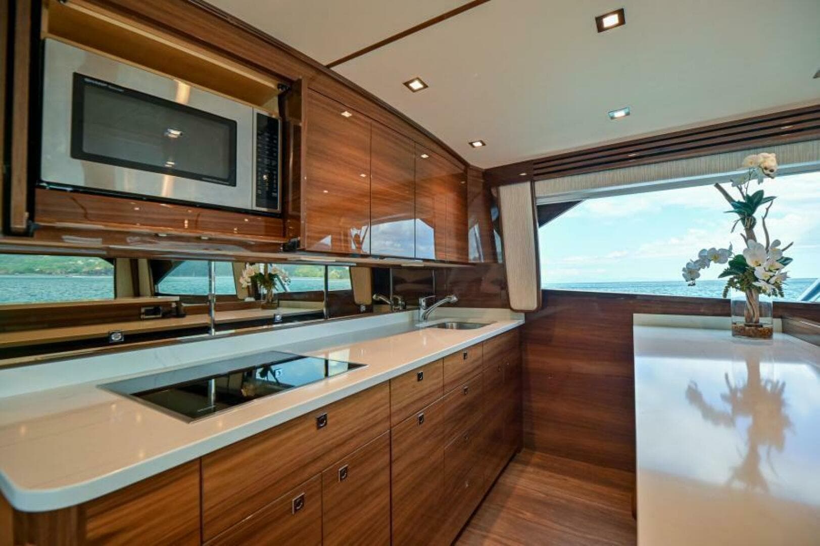 2023 Viking 64 Convertible — photo 13