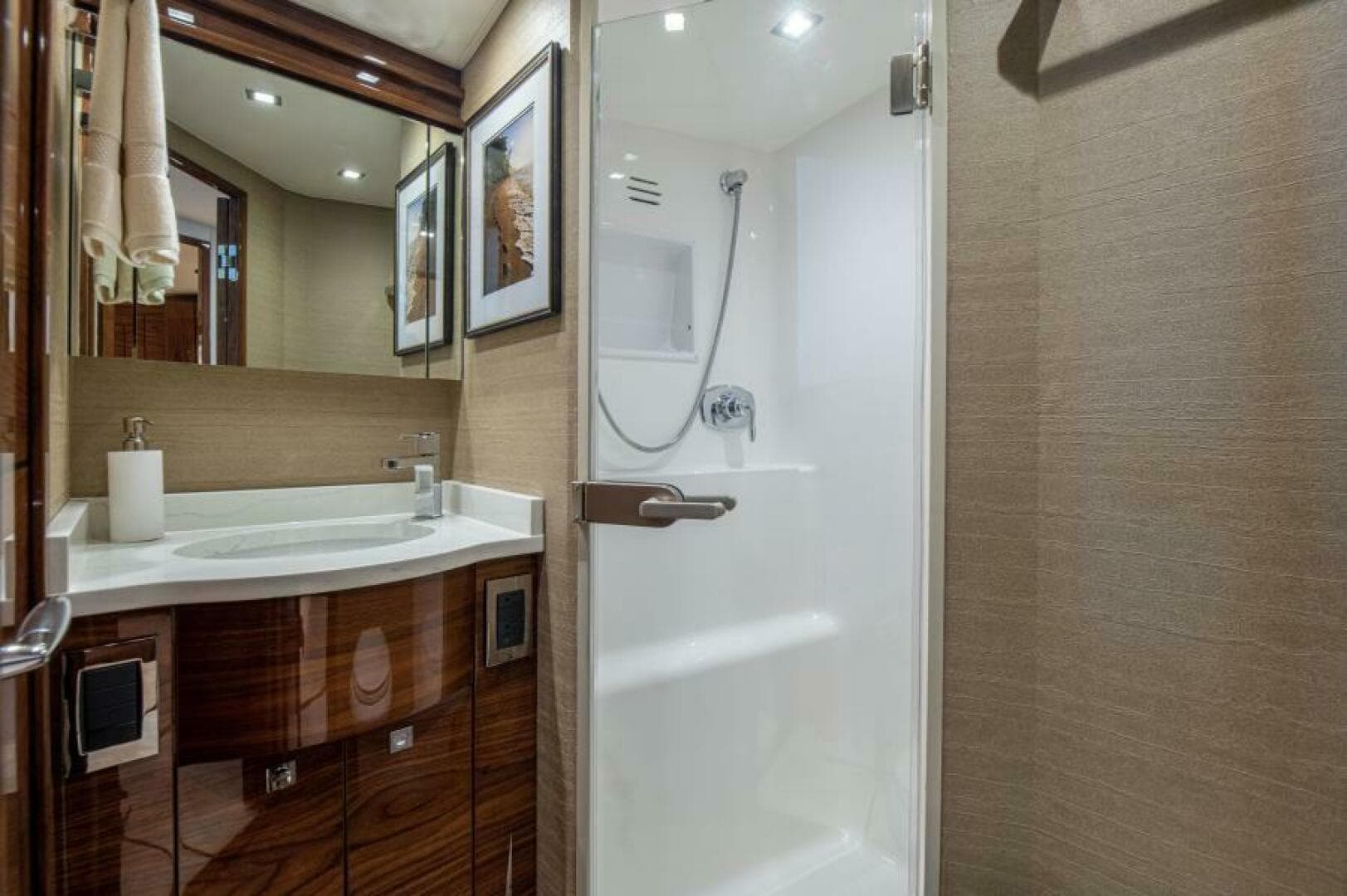 2023 Viking 64 Convertible — photo 32