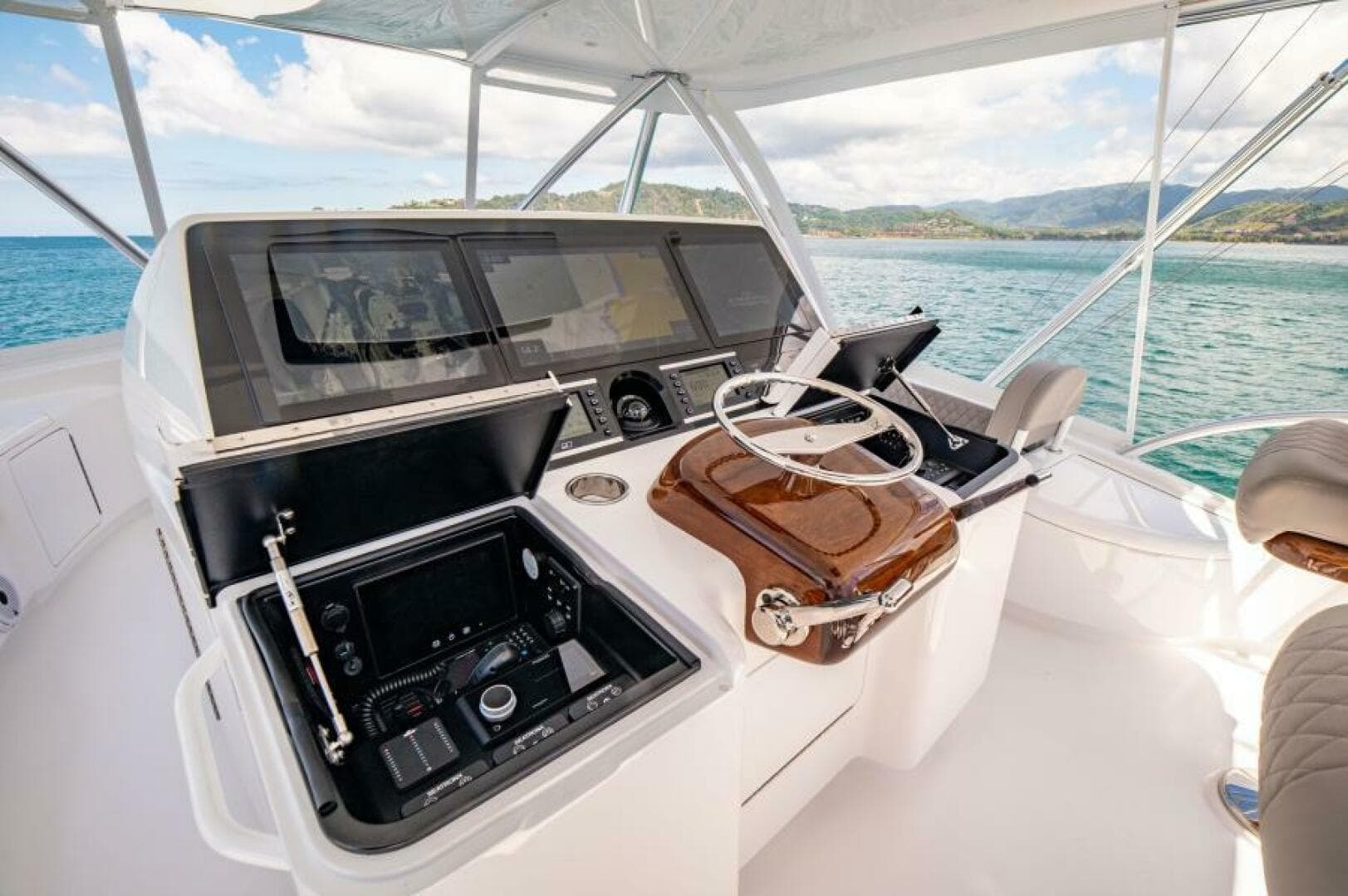 2023 Viking 64 Convertible — photo 41