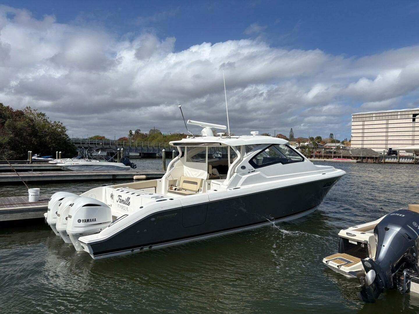 2020 Pursuit 365 DC — photo 23