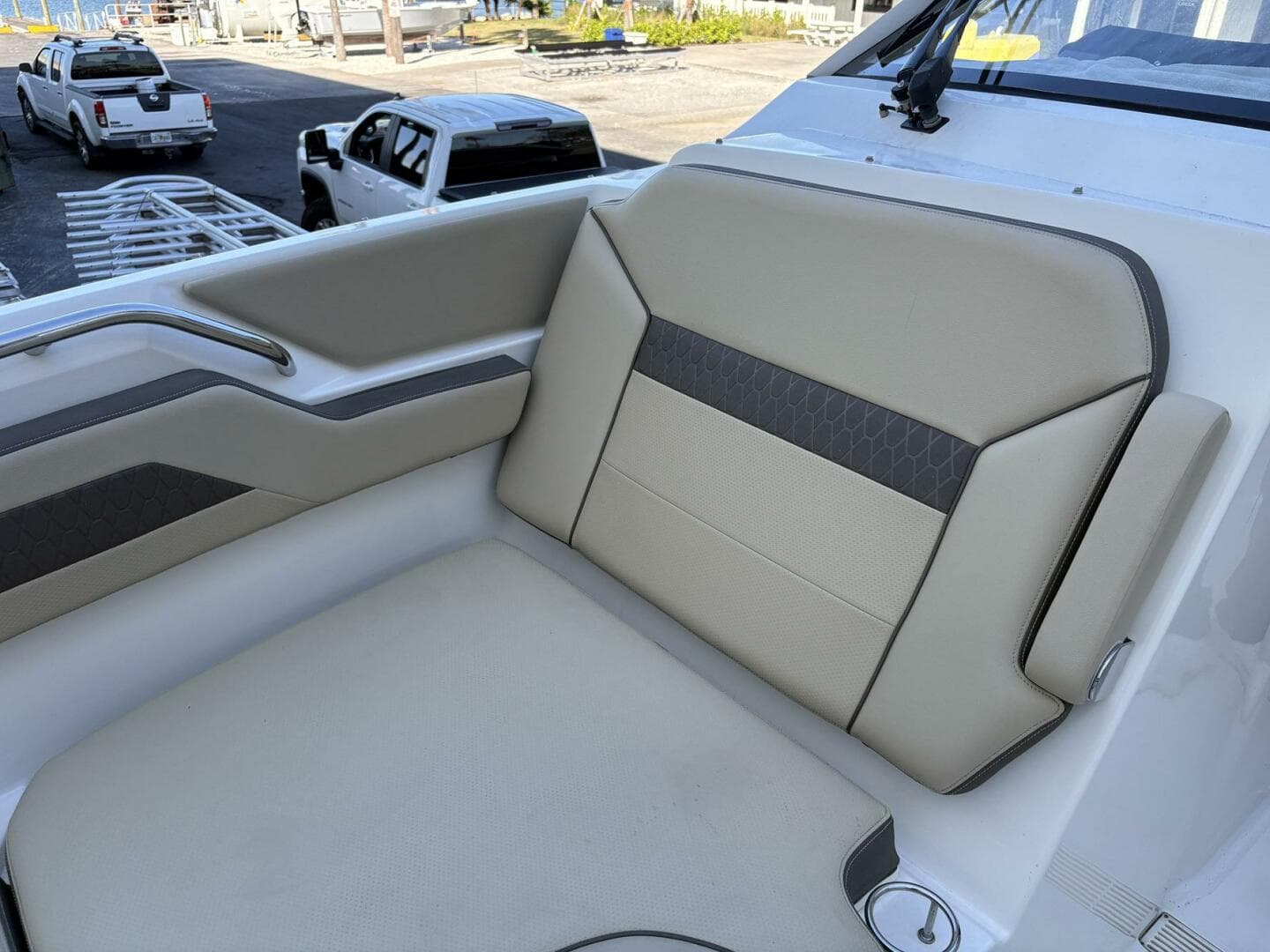 2020 Pursuit 365 DC — photo 6