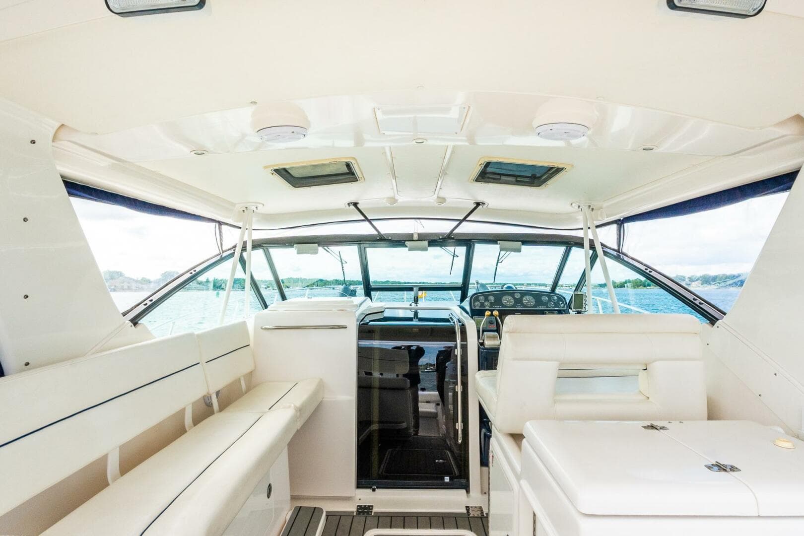 2002 Tiara Yachts 35 Open — photo 5