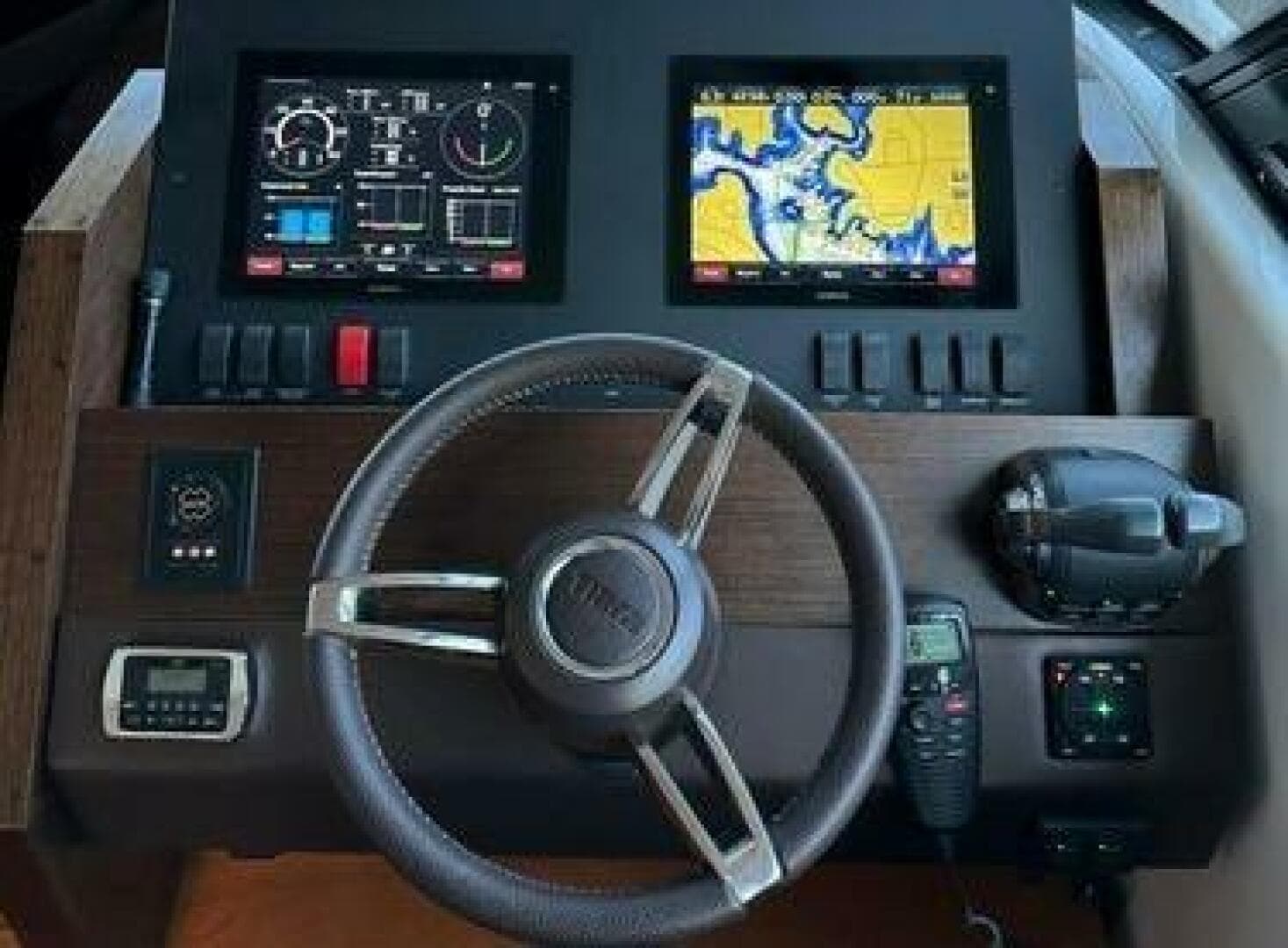 2016 Tiara Yachts 44 Coupe — photo 14