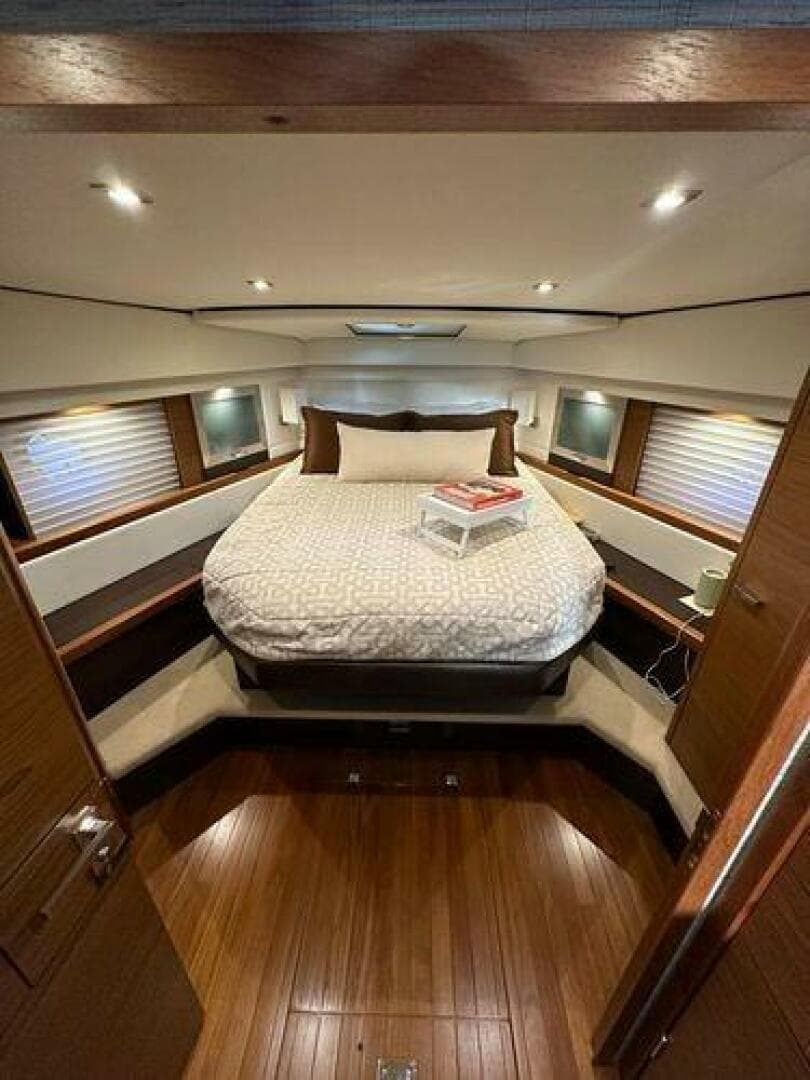 2016 Tiara Yachts 44 Coupe — photo 10